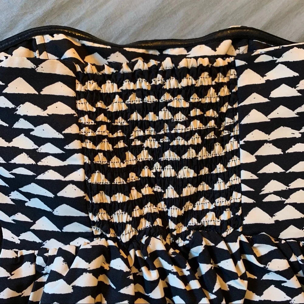 Patterned Strapless Mini Dress - Picture 4 of 6